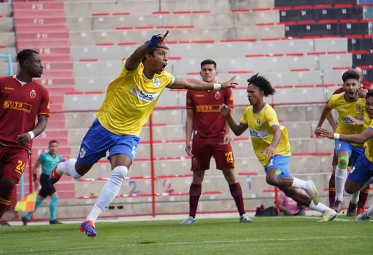 Los jugadores de ABB festejan el gol de Jean Carlo Riasco (en primer plano). Foto: APG