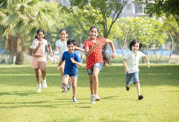 Más allá de las pantallas: por qué los juegos al aire libre son la mejor opción en estas vacaciones 