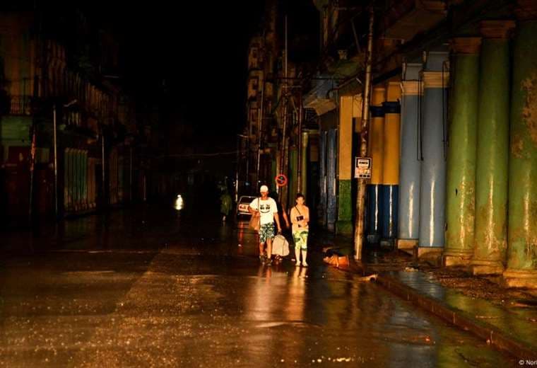 Colombia envía un avión con "ayuda solidaria" a Cuba