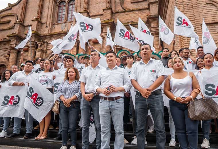 Medrano supera las 30 mil firmas y avanza en busca de un candidato a la Gobernación