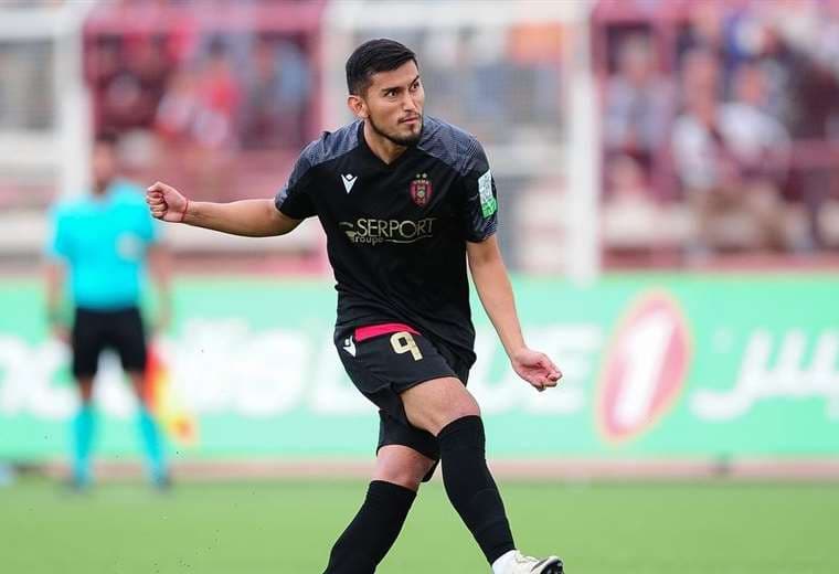 Adalid Terrazas fue titular en la goleada del USM Alger sobre el MC Orán