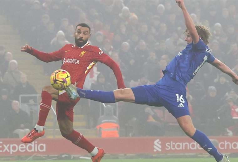 El Liverpool superó (3-1) al Leicester City y cerró el 'Boxing Day' más líder