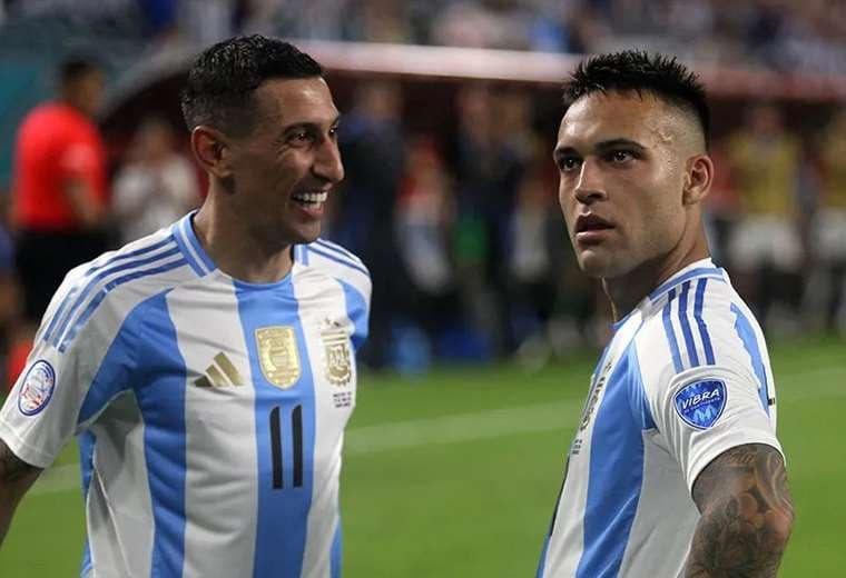 ‘Dibu’ Martínez, Lautaro Martínez y Ángel di María, el podio de los argentinos en 2024