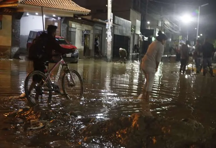 Suman 11 muertos y cientos de familias damnificadas por lluvias