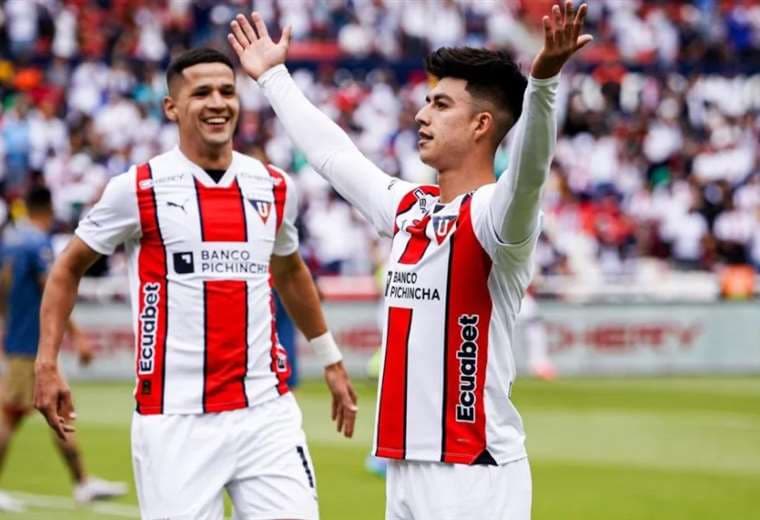 Villamil festejando uno de los goles que marcó contra Deportivo Cuenca. Foto: Internet