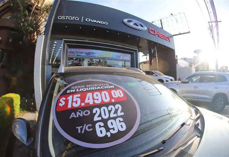 Automotrices cierran el año con ofertas en bolivianos, caída en las ventas y riesgo de menos stock para 2025