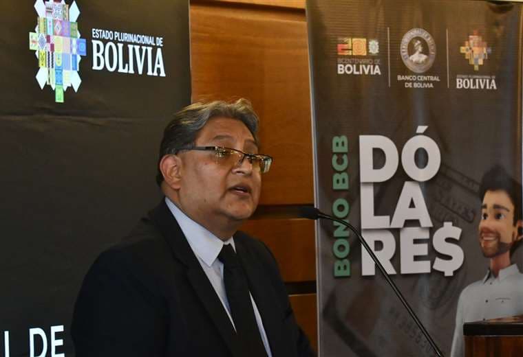 Presidente a.i. del BCB, Edwin Rojas, hizo el lanzamiento del Bono BCB en  dólares/APG