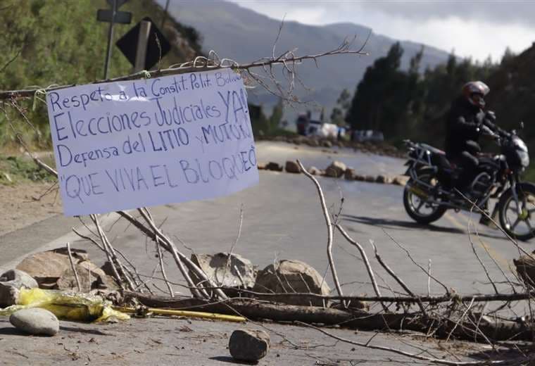Los bloqueos de carretera continúan en Cochabamba/Foto: APG