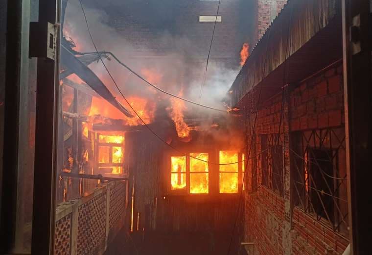 Incendio en Cobija. Foto: BTV