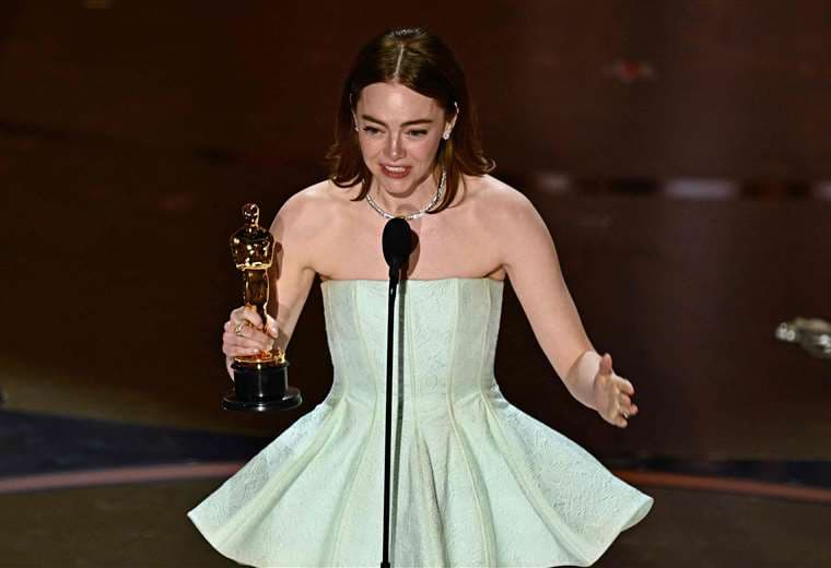 Emma Stone gana el Oscar a mejor actriz por "Pobres criaturas" El Deber
