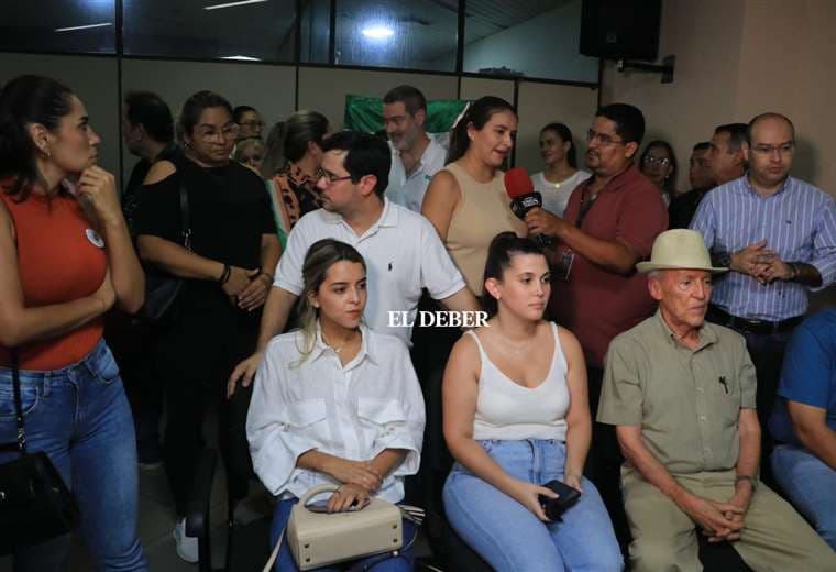Familia del gobernador Luis Fernando Camacho/Foto: Juan Carlos Torrejón