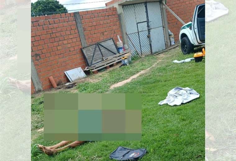 El hombre se desvaneció en su patio en su intento de pedir ayuda.