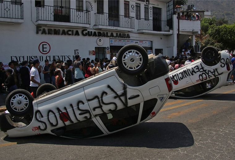 Los pobladores de la ciudad de Taxco bloquearon la calle antes de linchar a una mujer 