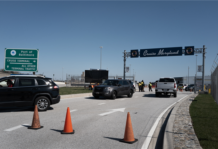 El cruce por el puente a Maryland está cerrado. Foto. AFP