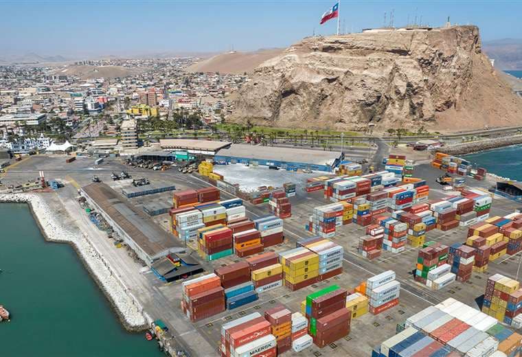 Cerca del 90% de la carga que Bolivia importa y exporta pasa por los puertos chilenos