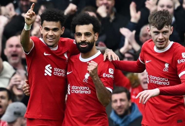 Díaz (izq.) y Salah (c.) marcaron los goles del Liverpool. Foto: AFP