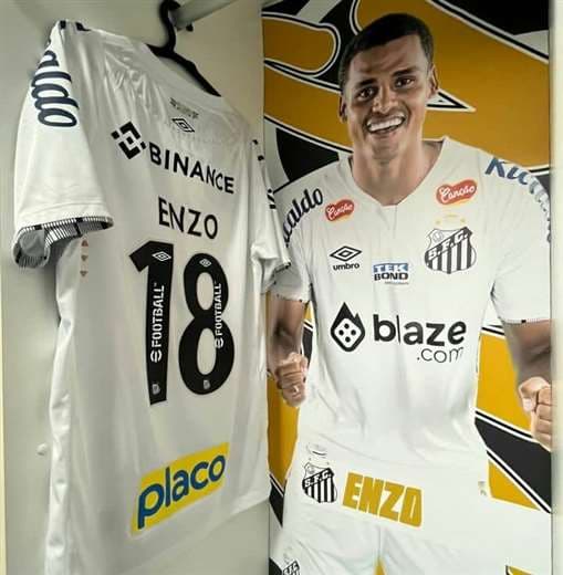 Camiseta de Enzo Monteiro en su debut con el Santos