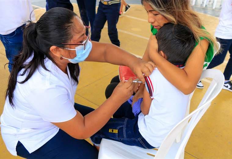 Solo un 20% de niños tienen la dosis completa contra la polio en Santa Cruz