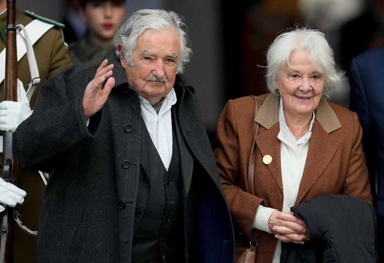 José Mujica, expresidente de Uruguay, y su esposa, Lucía Topolansky / AP