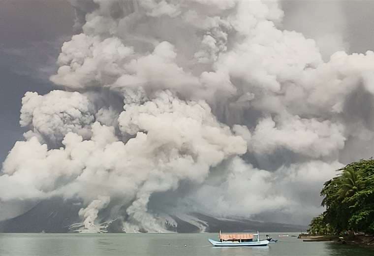 Erupción del volcán Monte Ruang en Indonesia / AFP