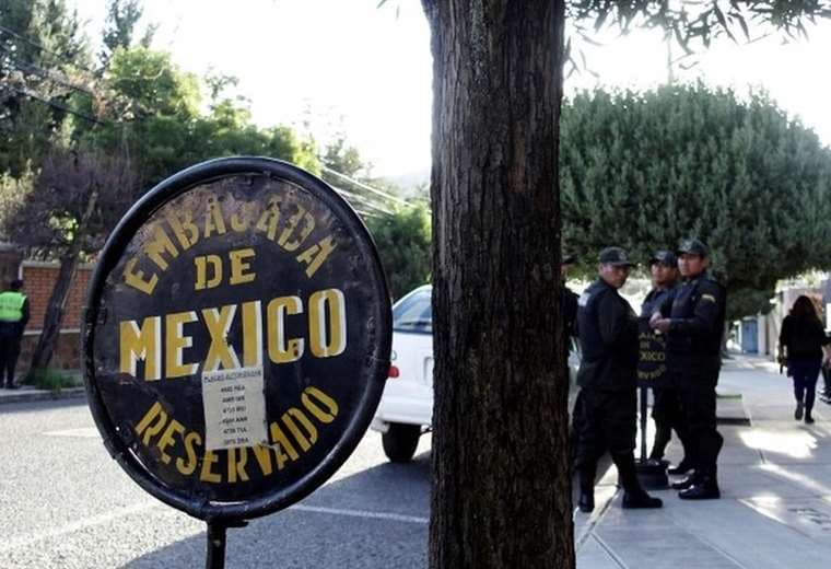 En la embajada de México en Bolivia se refugiaron 9 funcionarios del gobierno de Morales