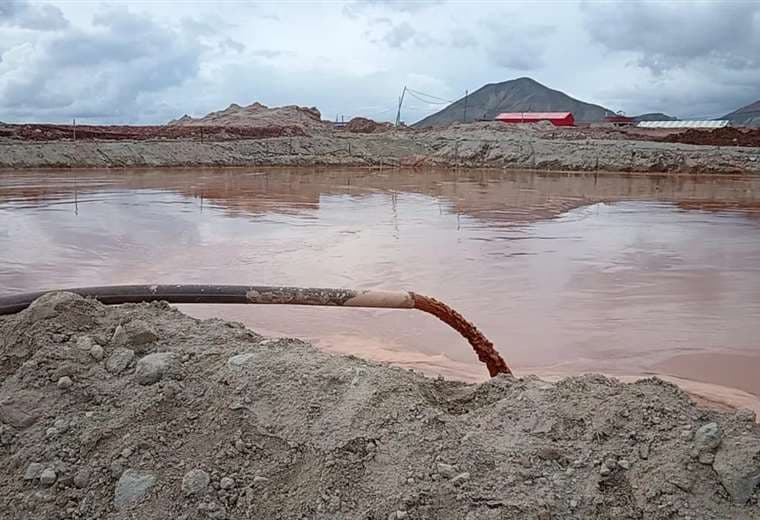 Potosí: comunarios cumplen tres meses de bloqueo, piden expulsar a empresa minera que genera contaminación