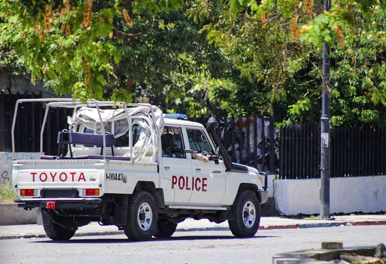 Pandillas asaltan otra comisaría de policía en Haití