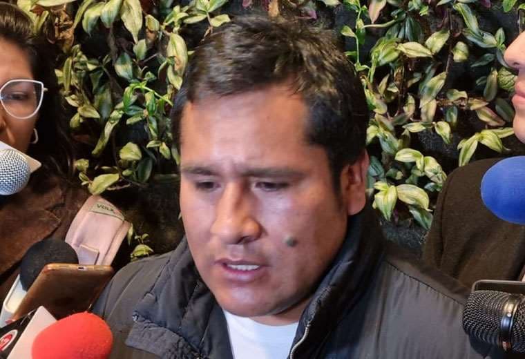 Ministro Montaño: “Compañero Huaytari debe responder ante la justicia y abrir todas sus cuentas”