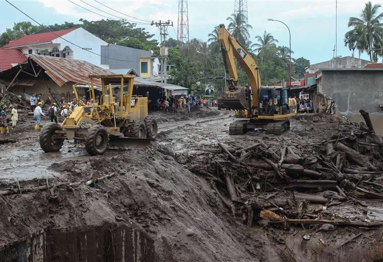 Las inundaciones dejan más de 40 muertos en Indonesia