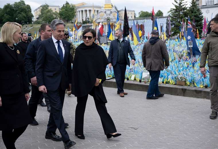 Blinken asegura en Ucrania que la ayuda militar de EEEUU "está en camino"