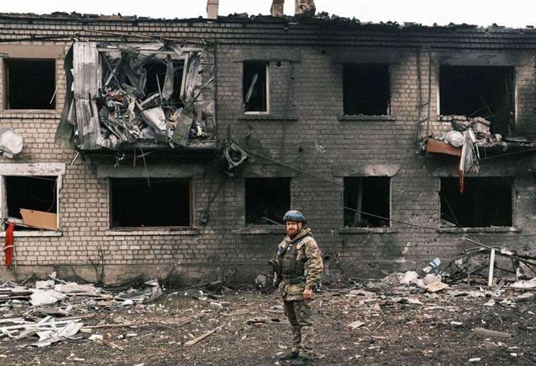 "El mundo se quedó dormido": 5 claves de la última ofensiva de Rusia en territorio de Ucrania que obligó a miles de personas a huir de sus hogares