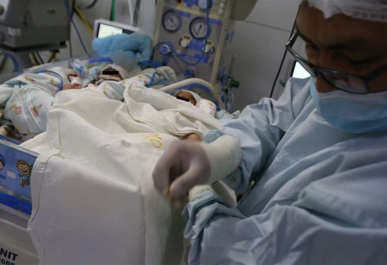 Hacinamiento en la maternidad: La sala de recién nacido tiene capacidad para seis bebés, pero asisten hasta 25