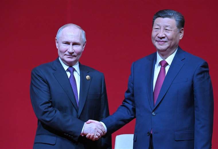 Vladimir Putin, presidente de Rusia, y Xi Jinping, presidente de China, en Beijing  