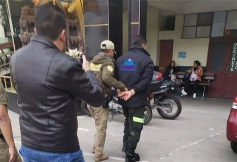 Humorista fue arrestado en La Paz por personificar a un policía