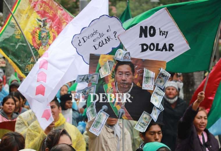 Gremiales marchan en La Paz, Cochabamba y Santa Cruz en demanda de dólares