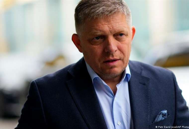 Primer ministro eslovaco Fico fue nuevamente operado y sigue en estado grave