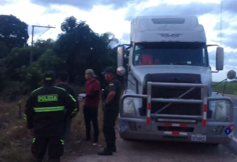 Conductor es encontrado sin vida dentro su camión, en San Carlos | El Deber