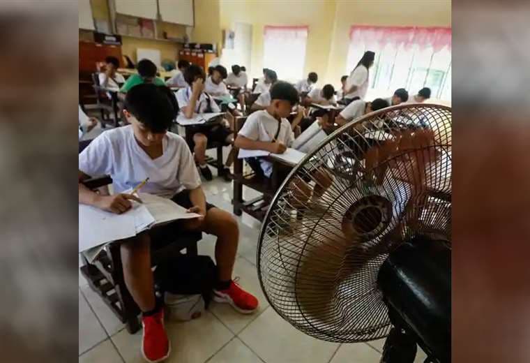 Las escuelas suspendieron las clases por la ola de calor / Rolex de la Pena/EPA 