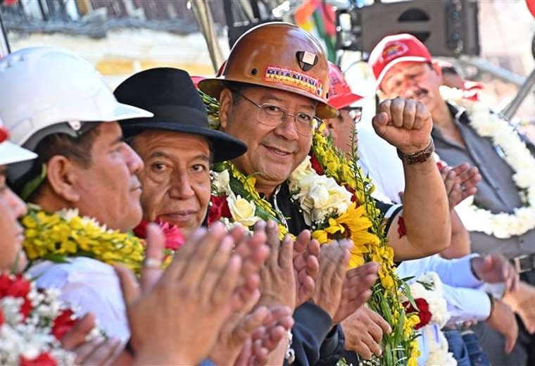 Luis Arce el 1 de mayo en Cochabamba con los dirigente sociales que lo respaldan