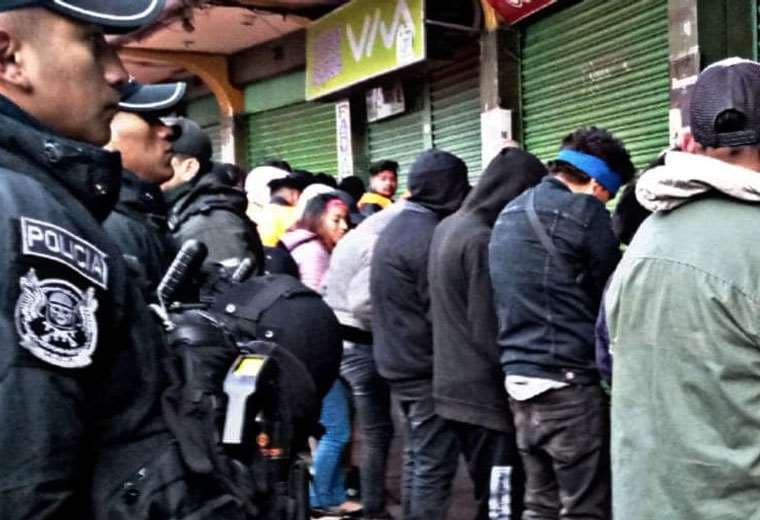 Arrestan a 54 personas y aprehenden a otras 11 tras la "promesa" de Gran Poder en La Paz