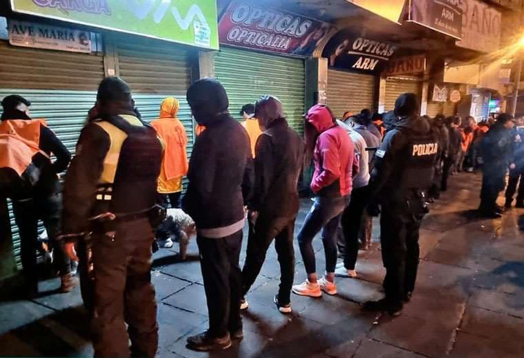 Arrestados en La Paz. Foto: Policía