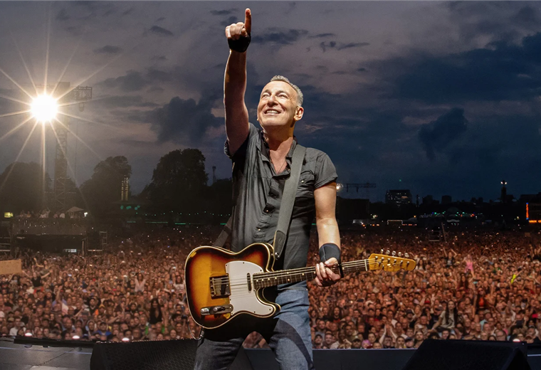Bruce Springsteen pospone conciertos en Europa por problemas de salud