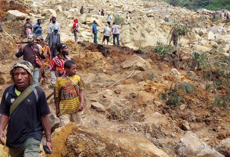 Las imágenes del deslizamiento de tierra que deja más de 2.000 personas enterradas en Papúa Nueva Guinea