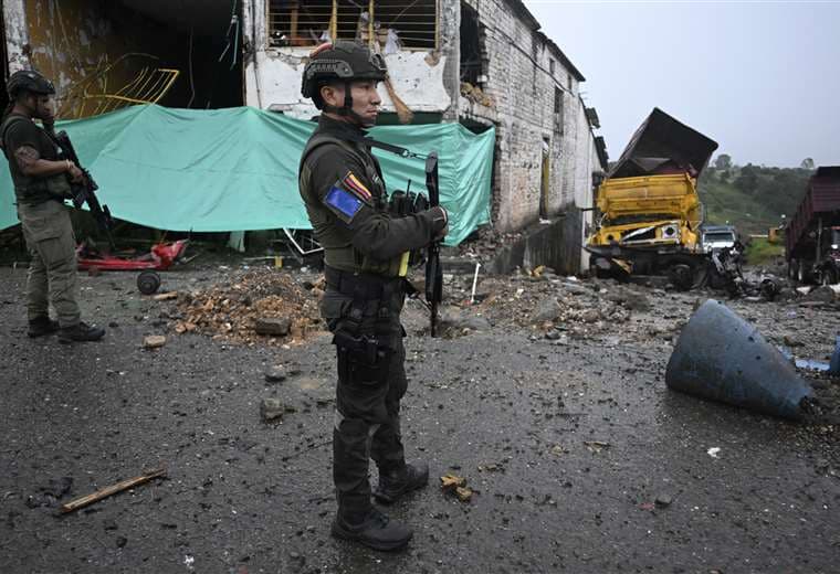 La Policía resguarda la comisaria de la ciudad de Morales luego de una atentado / AFP 
