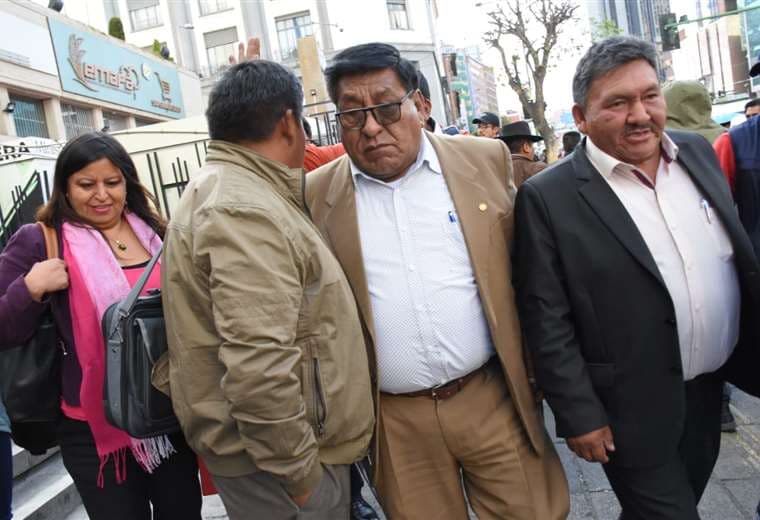 Dirigentes del transporte entrando a reunión con el Gobierno/Foto: APG Noticias