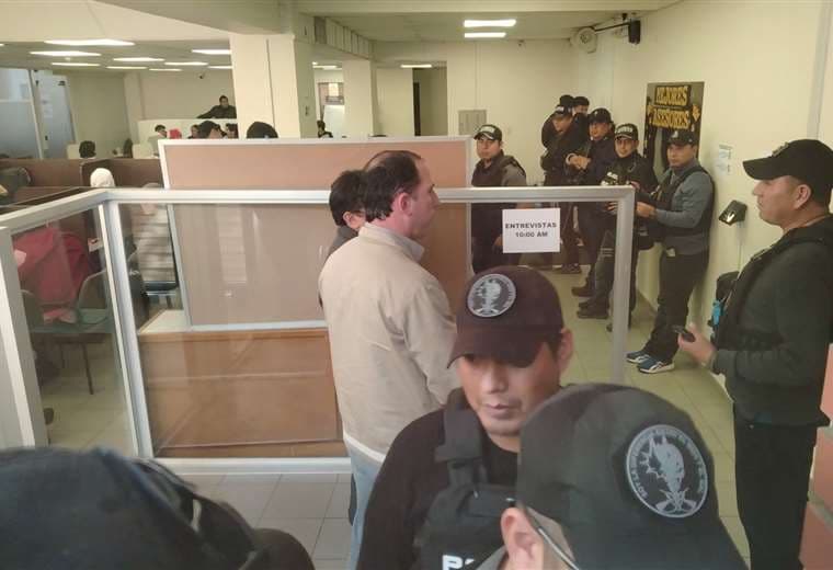 Policía allanó oficinas donde supuestamente se hacía estafas cibernéticas/Ricardo Montero