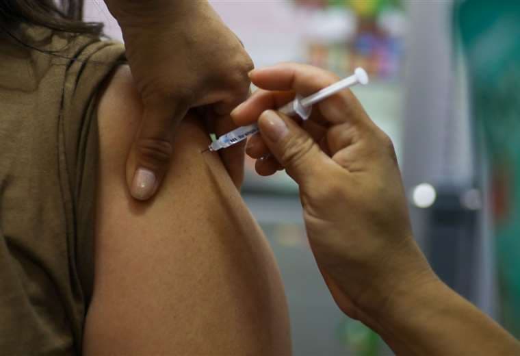Solo el 14% de las vacunas contra la influenza se han aplicado en Santa Cruz