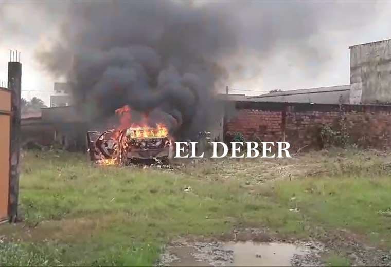 Incendian  vehículo en Ivirgarzama