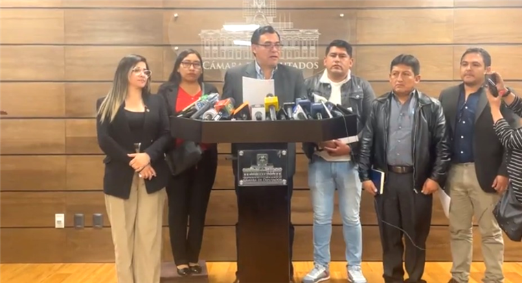 Miembros de la bancada de los arcistas dieron conferencia de prensa en La Paz 