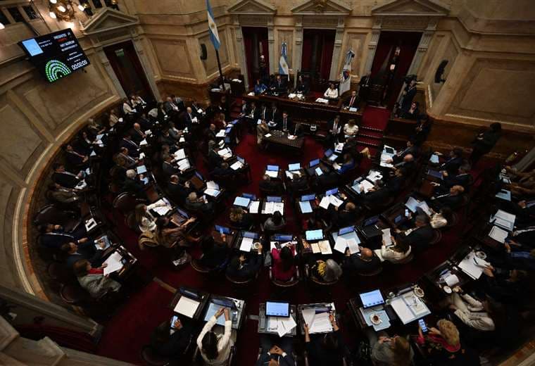Congreso argentino da debate final para aprobar paquete de reformas de Milei